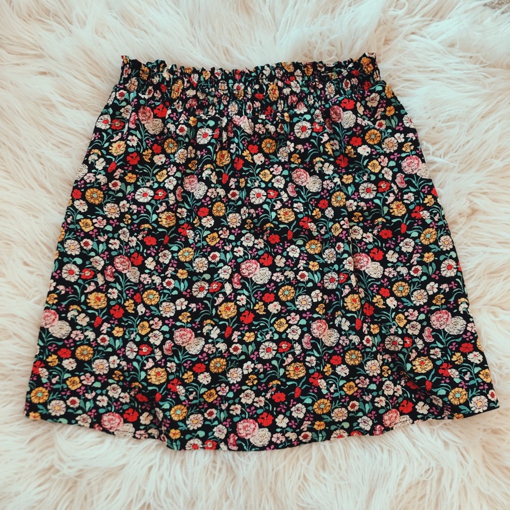 LOFT Pull On Floral Skirt
